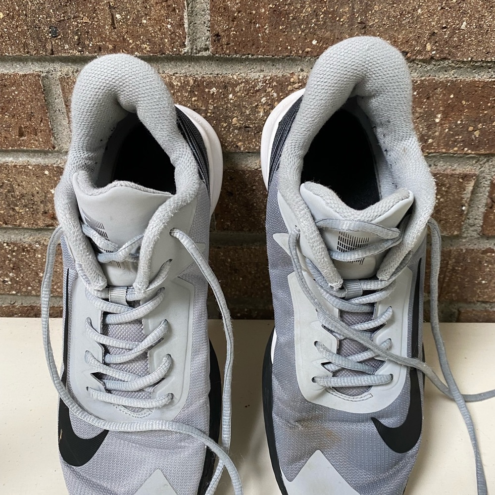 Nike Sneaker - Picture 4 of 5